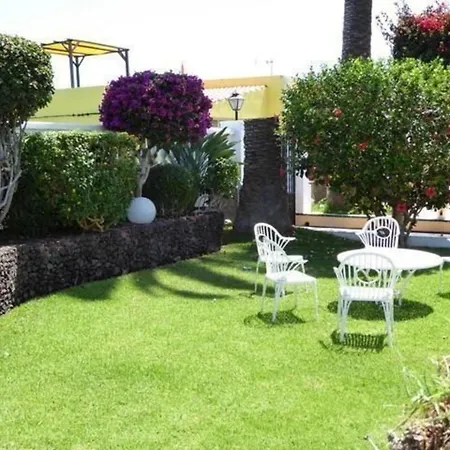 Schoene Mit Garten In Apartamento *